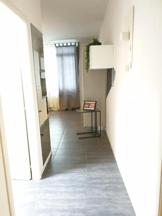 Aurora Apartamento Milán Italia
