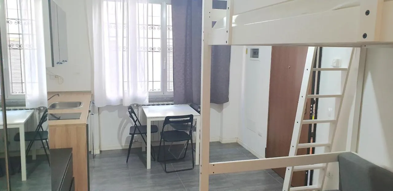 Aurora Apartamento Milán Italia
